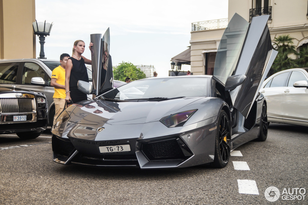 Lamborghini Aventador LP700-4