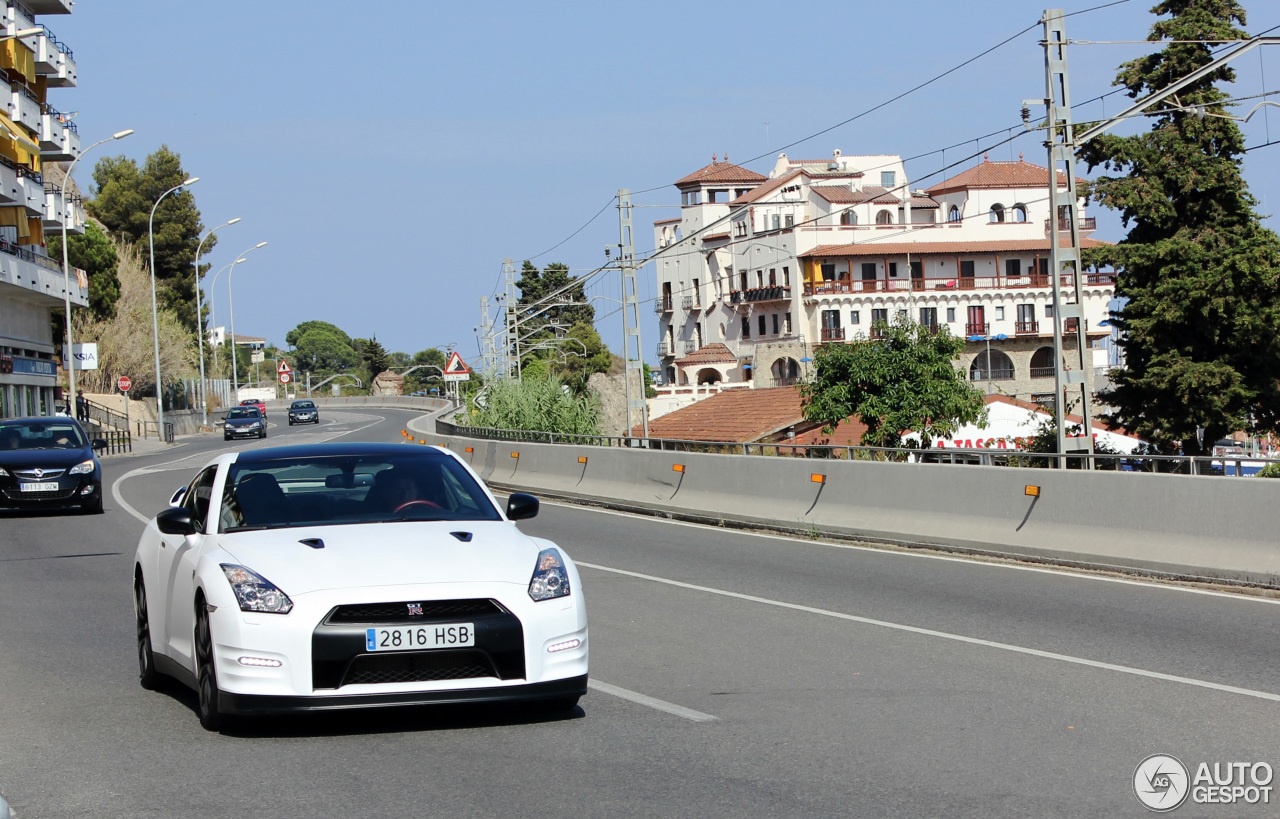 Nissan GT-R 2012