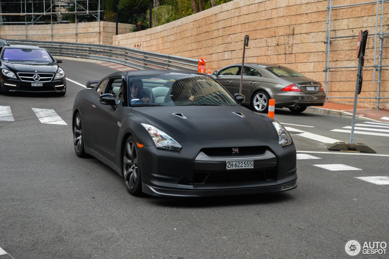 Nissan GT-R