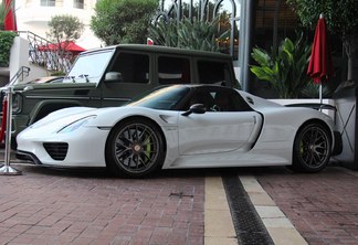 Porsche 918 Spyder Weissach Package