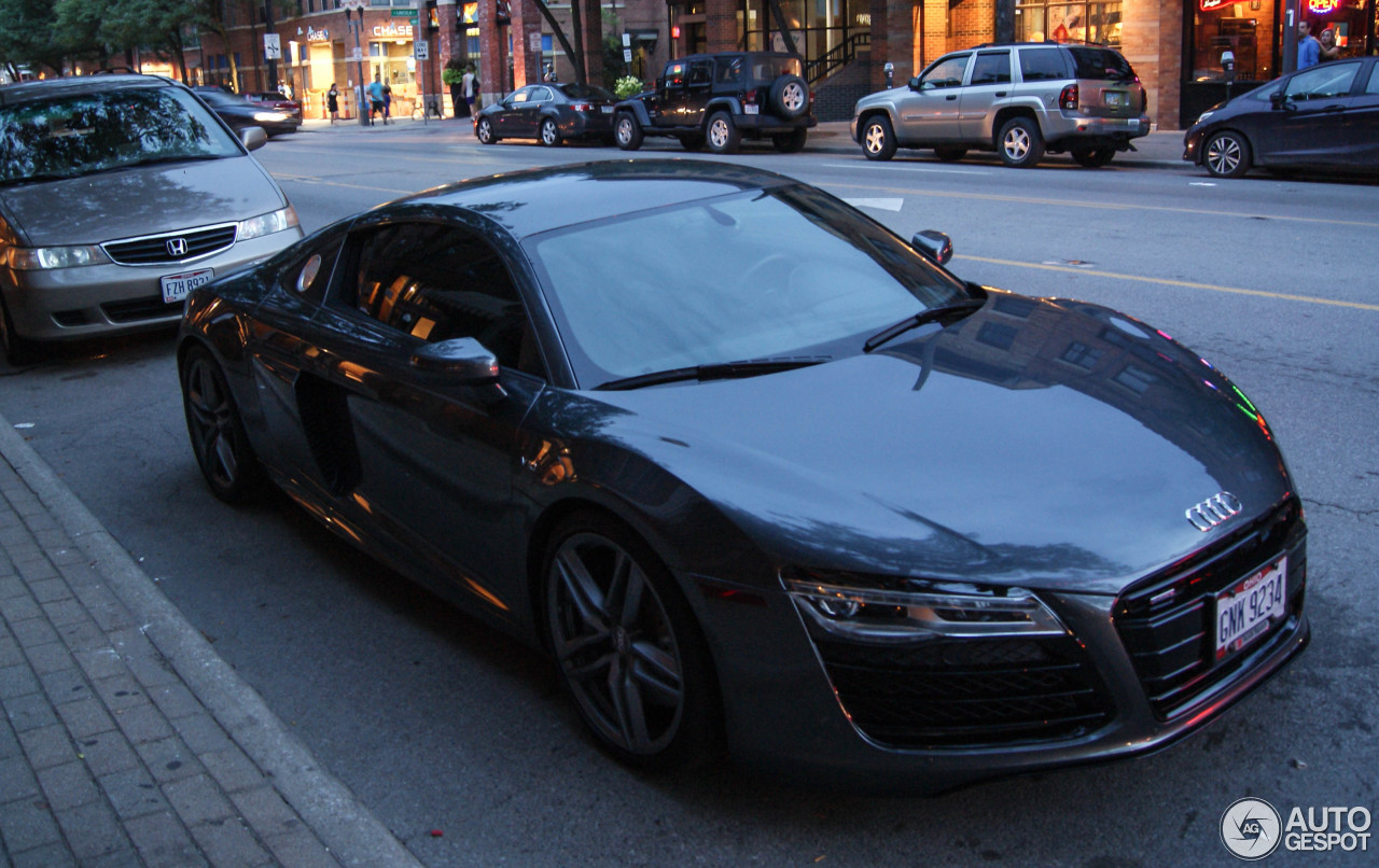 Audi R8 V10 2013