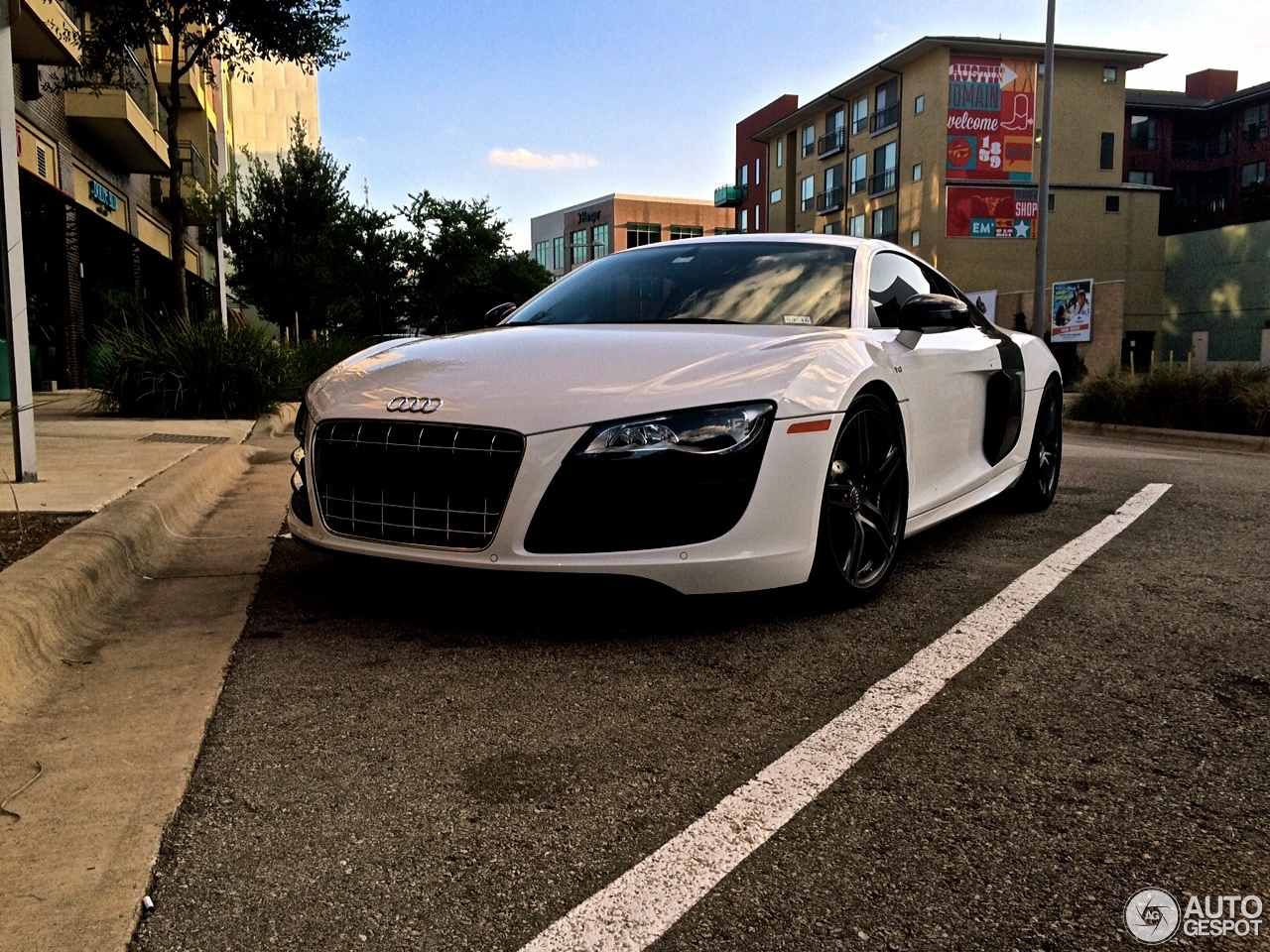 Audi R8 V10