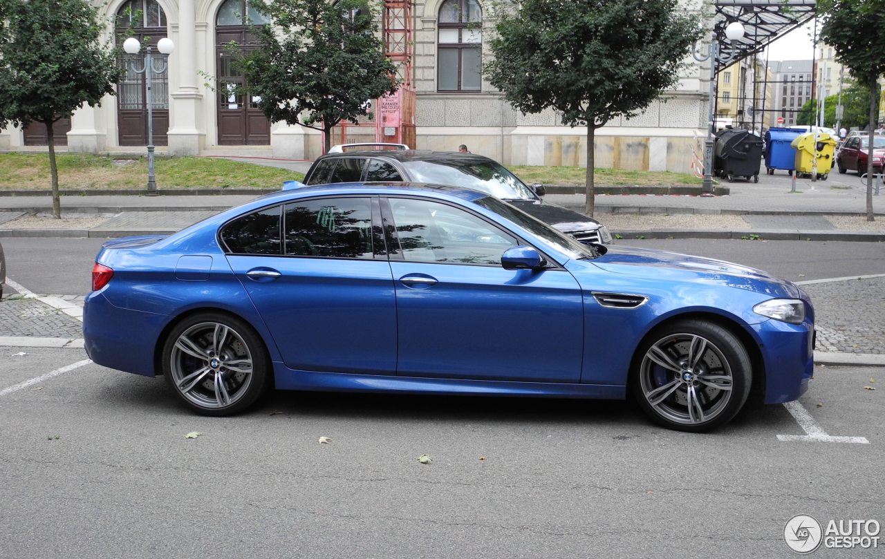 BMW M5 F10 2011