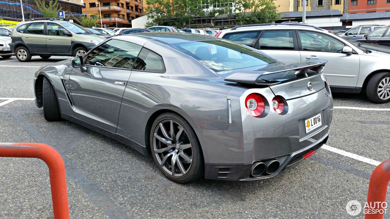 Nissan GT-R 2013