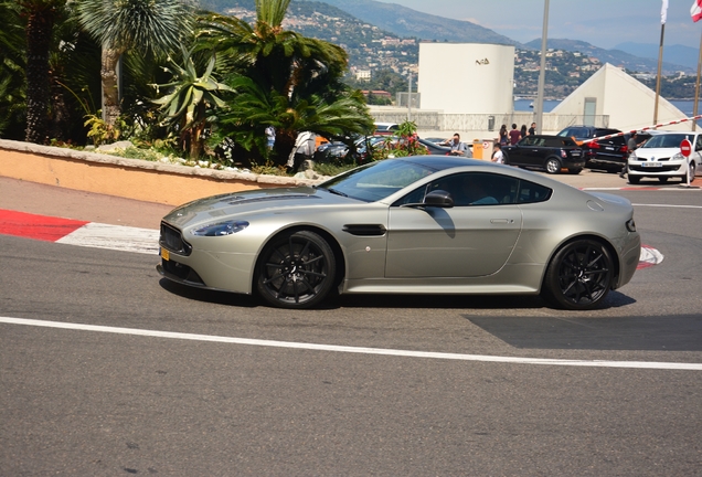 Aston Martin V12 Vantage S