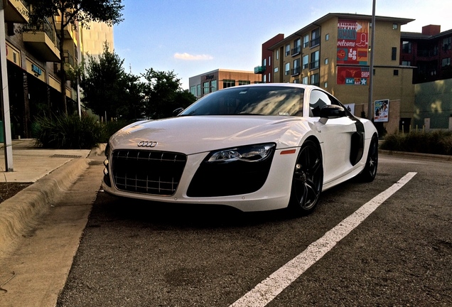 Audi R8 V10