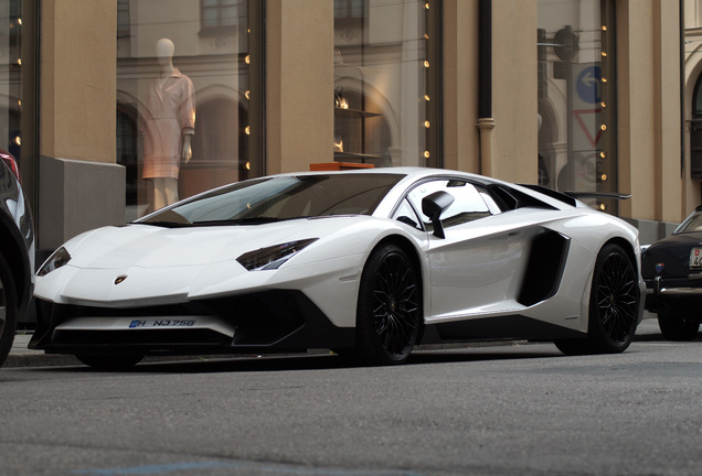 Lamborghini Aventador LP750-4 SuperVeloce