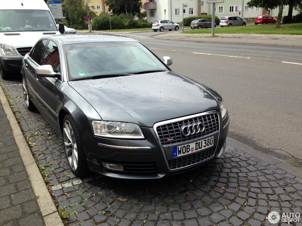 Audi S8 D3