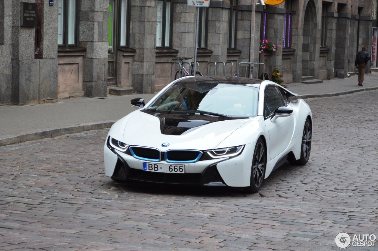 BMW i8