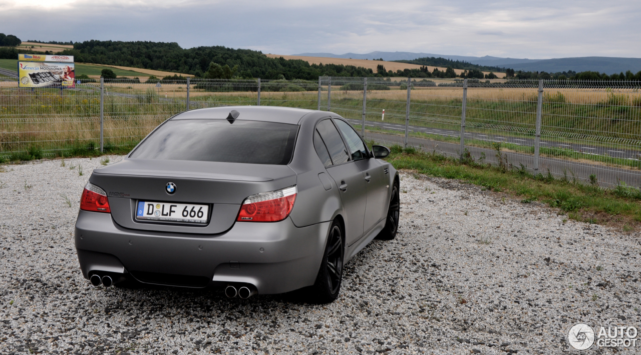 BMW M5 E60 2005