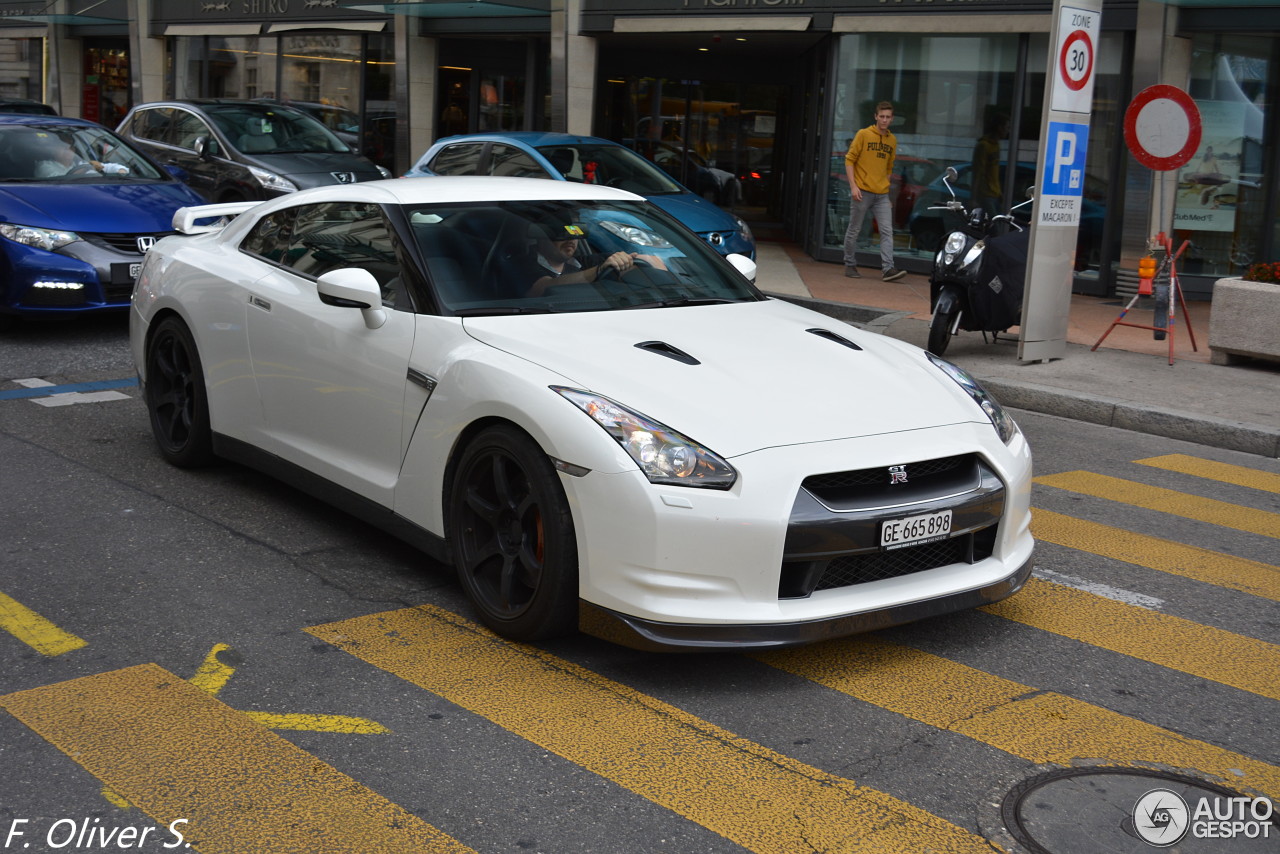 Nissan GT-R