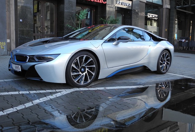 BMW i8