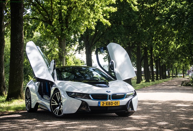 BMW i8