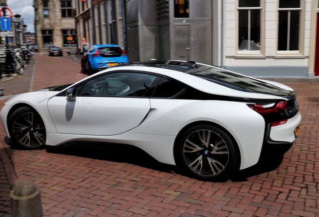 BMW i8