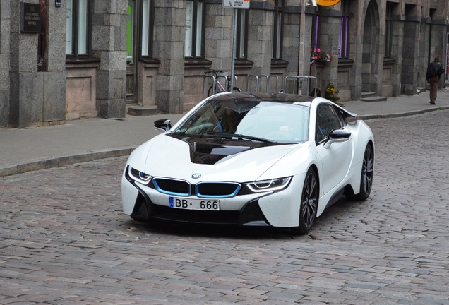 BMW i8