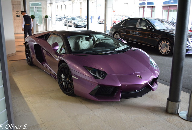 Lamborghini Aventador LP700-4 Roadster