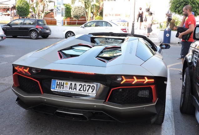 Lamborghini Aventador LP700-4 Roadster