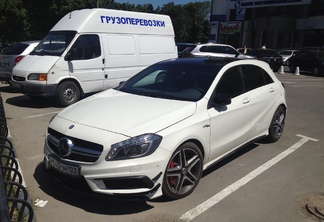 Mercedes-Benz A 45 AMG