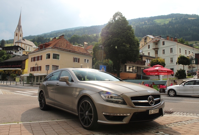 Mercedes-Benz CLS 63 AMG X218 Shooting Brake