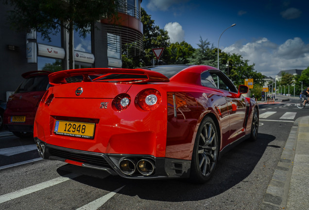 Nissan GT-R 2012