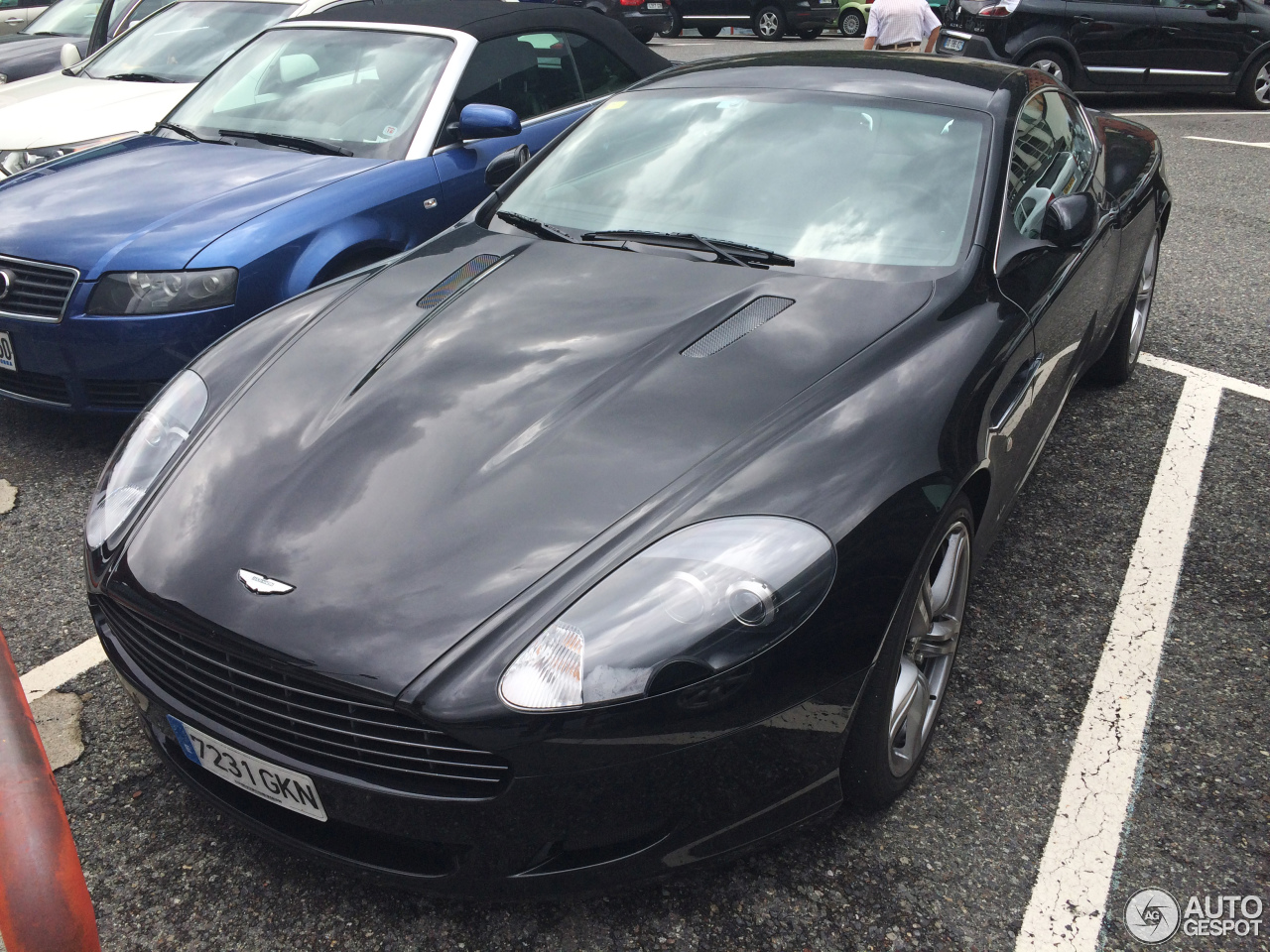 Aston Martin DB9