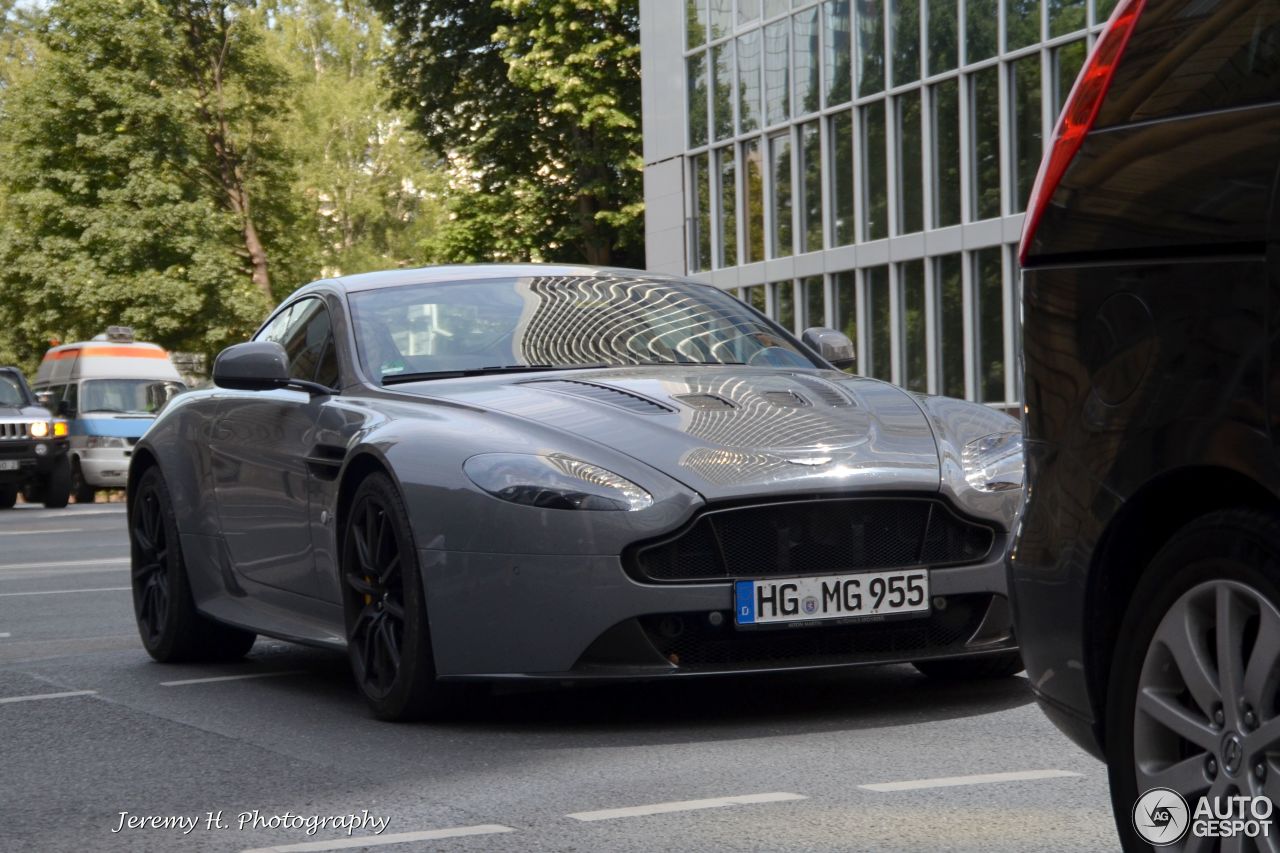 Aston Martin V12 Vantage S