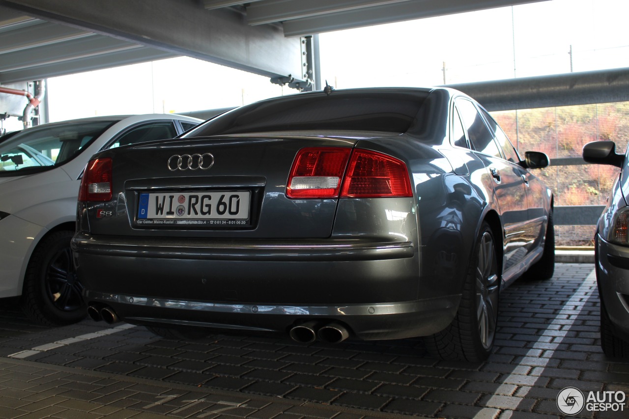 Audi S8 D3