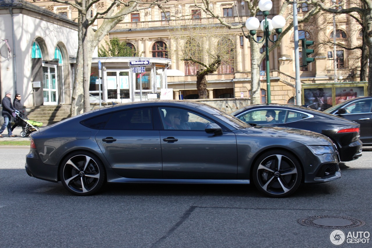 Jaguar F-TYPE R Coupé