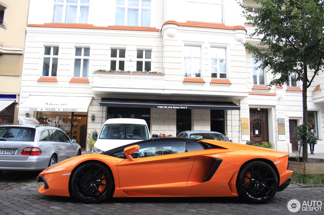 Lamborghini Aventador LP700-4 Roadster