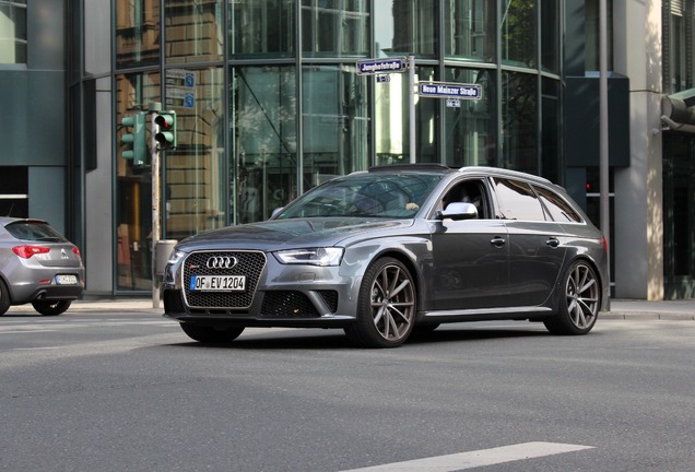 Audi RS4 Avant B8