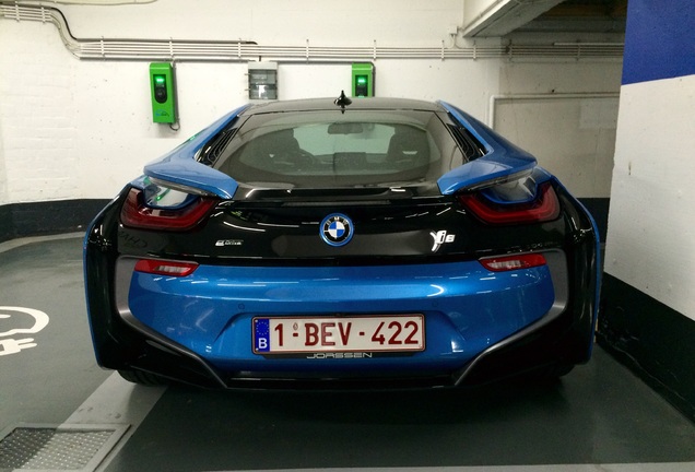 BMW i8