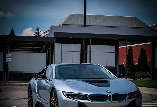 BMW i8