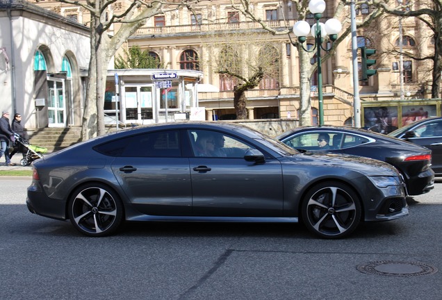 Jaguar F-TYPE R Coupé