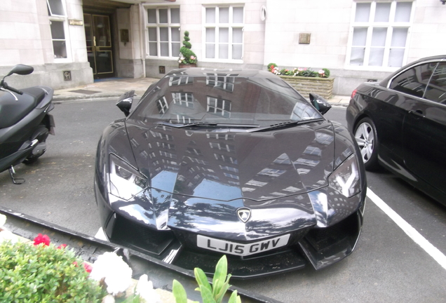 Lamborghini Aventador LP700-4