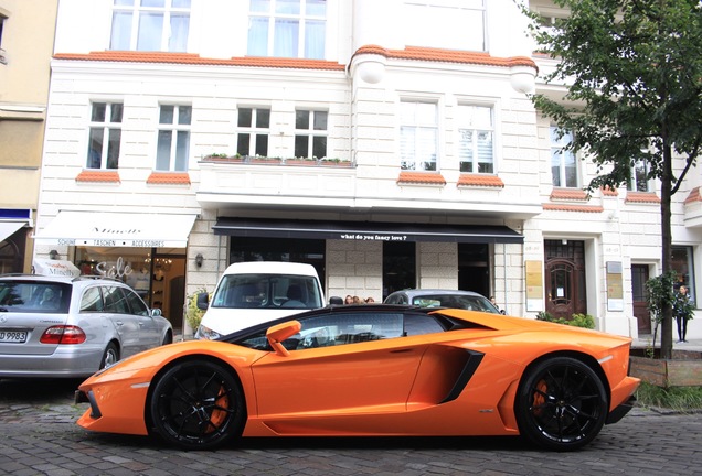 Lamborghini Aventador LP700-4 Roadster