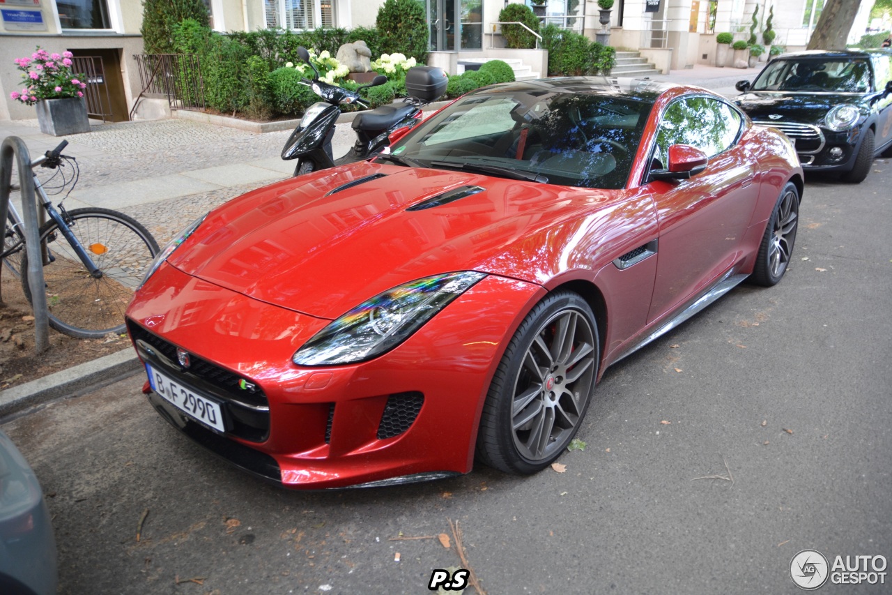 Jaguar F-TYPE R Coupé