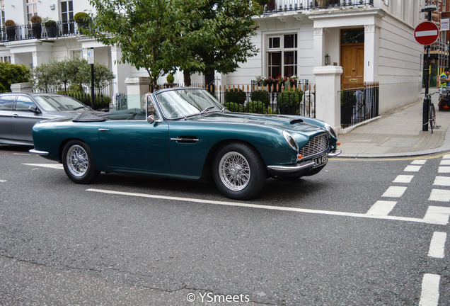 Aston Martin DB6 Vantage Volante