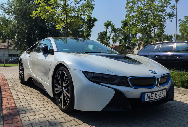 BMW i8