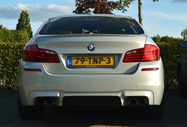 BMW M5 F10 2011