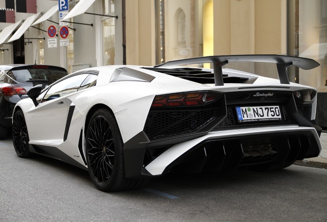 Lamborghini Aventador LP750-4 SuperVeloce