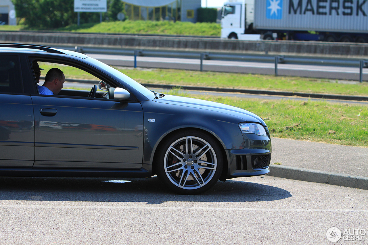 Audi RS4 Avant B7