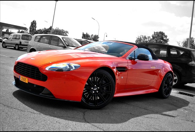 Aston Martin V8 Vantage Roadster 2012