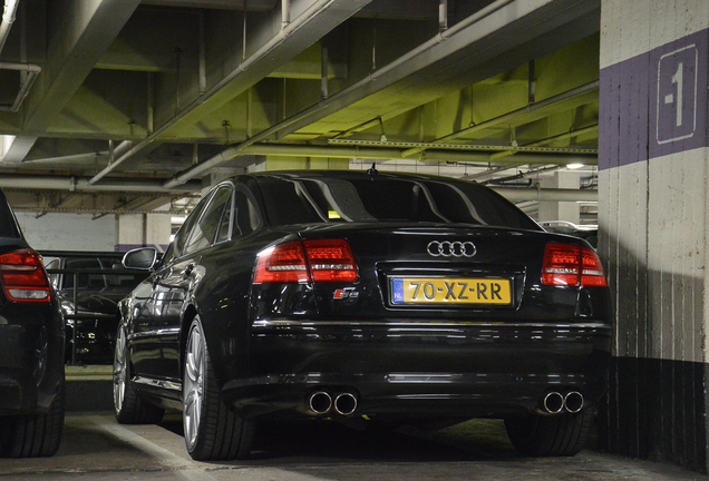 Audi S8 D3