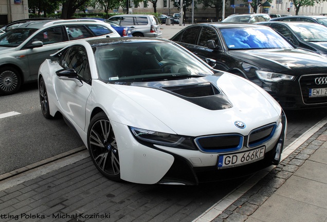 BMW i8