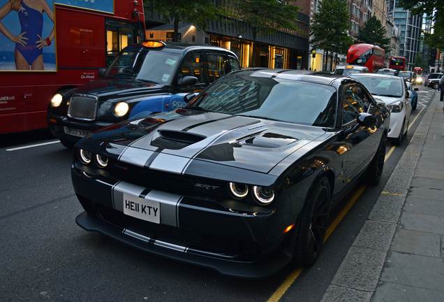 Dodge Challenger SRT Hellcat