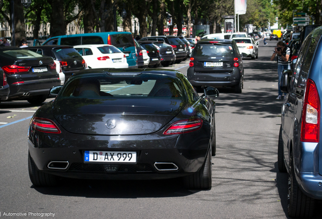 Mercedes-Benz SLS AMG