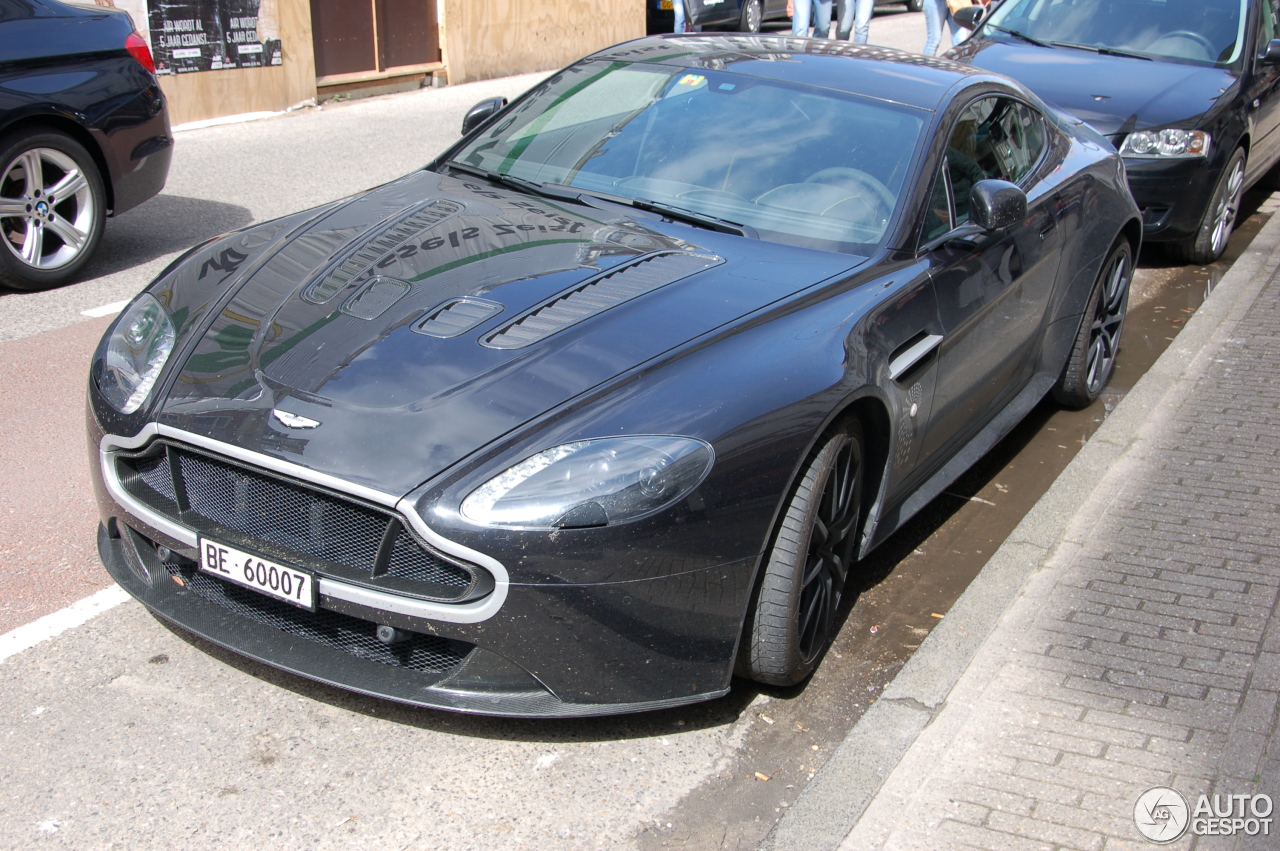 Aston Martin V12 Vantage S