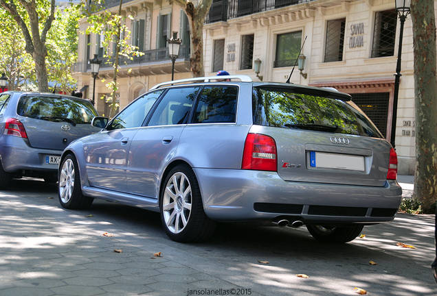 Audi RS4 Avant B5