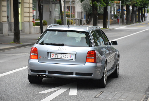 Audi RS4 Avant B5