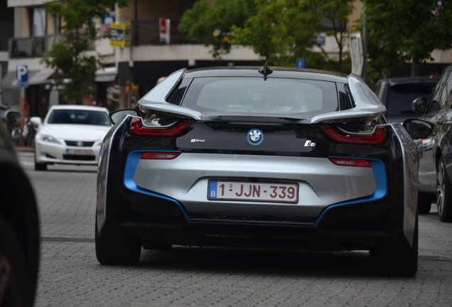 BMW i8